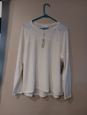Korye White Cream  Textured Long-Sleeve Raglan Top Very Soft Sz L